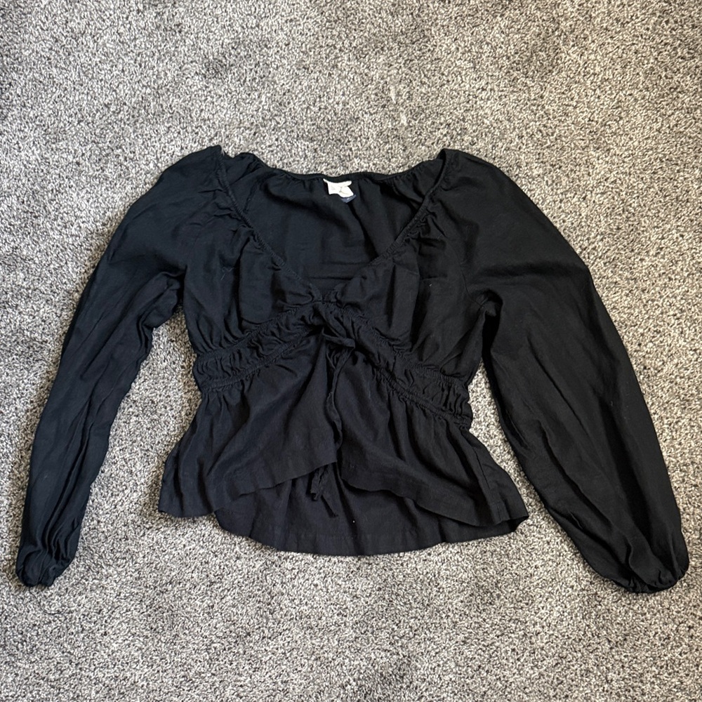 Universal Thread Black Ruched Blouse